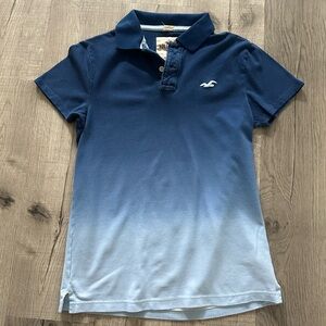 Hollister Polo Shirt Size: 
In excellent used condition. Blue ombré. Size Small